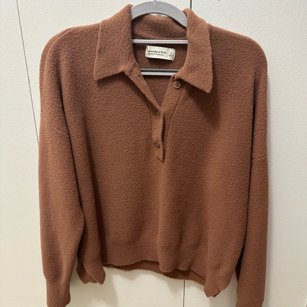 Size small Abercrombie collared sweater